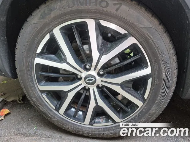 Renault-KoreaSamsung QM6 Новый QM6 2.0 LPe RE Signature 2WD — Фото автомобиля 10