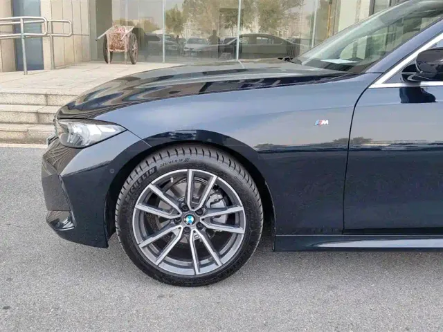 BMW 3 Series — Фото автомобиля 4