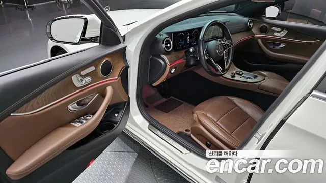 Mercedes-Benz E-Class — Фото автомобиля 5