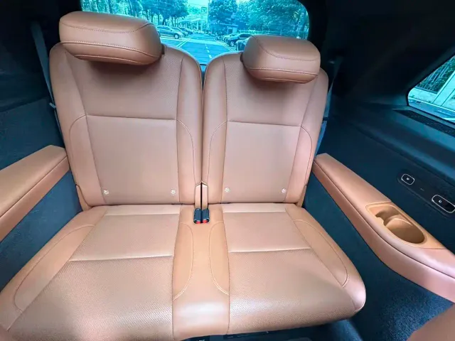 Li Auto L9 — Фото автомобиля 13