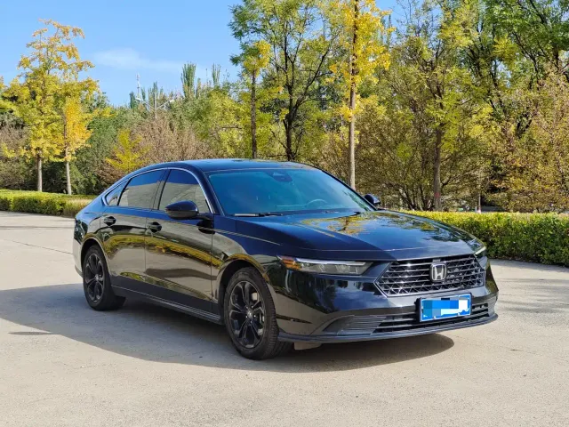Honda Accord — Фото автомобиля 3