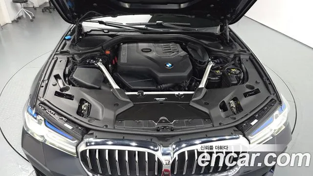 BMW 5-Series 5 серия (G30) 530i xDrive M Sport — Фото автомобиля 2