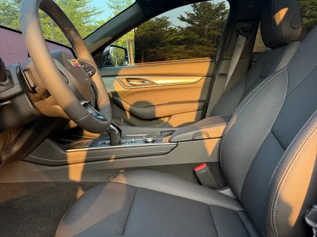 Cadillac CT5 — Фото автомобиля 8