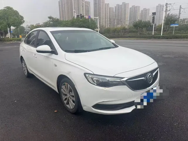 Buick Excelle — Фото автомобиля 3