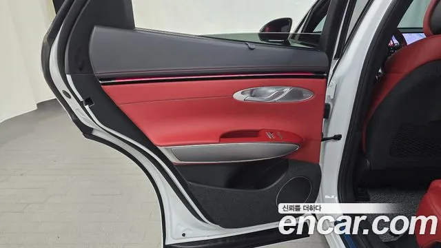 Genesis GV70 2.5T Бензин AWD — Фото автомобиля 23