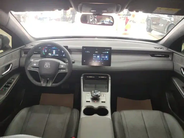 BYD Qin PLUS — Фото автомобиля 9