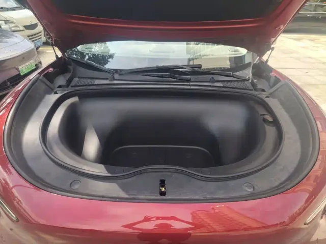 IM Motors LS6 — Фото автомобиля 10