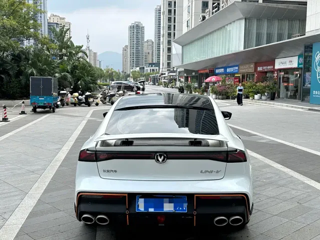 Changan UNI-V — Фото автомобиля 17