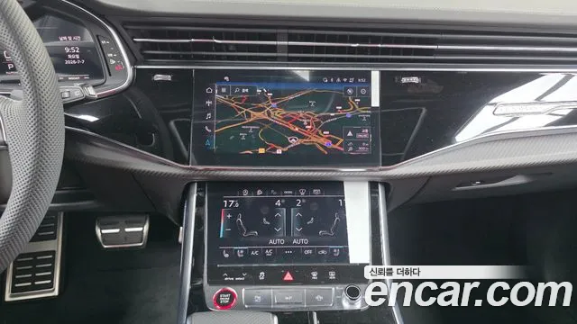 Audi SQ7 — Фото автомобиля 13
