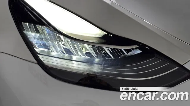 Tesla Model Y — Фото автомобиля 22
