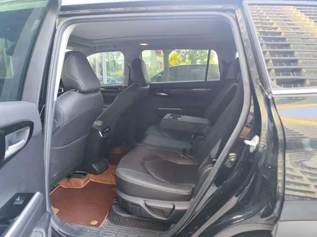 Toyota Highlander — Фото автомобиля 6
