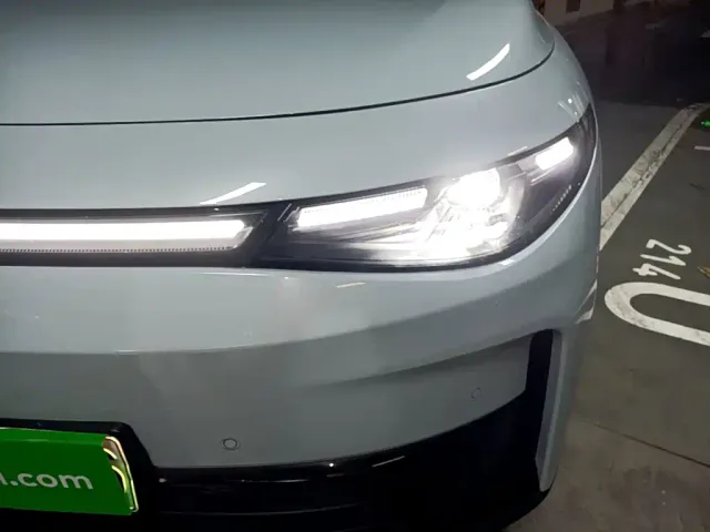 Leapmotor C10 — Фото автомобиля 23
