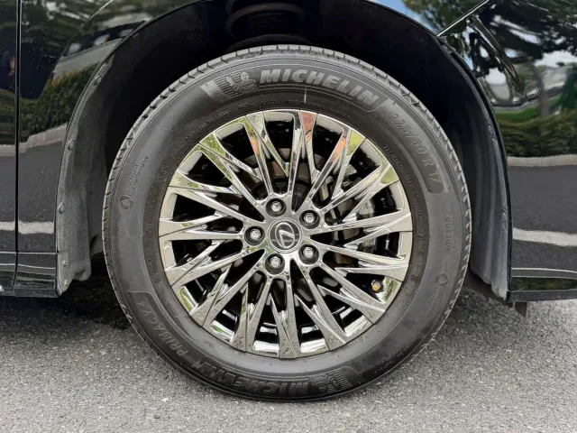 Lexus LM — Фото автомобиля 24