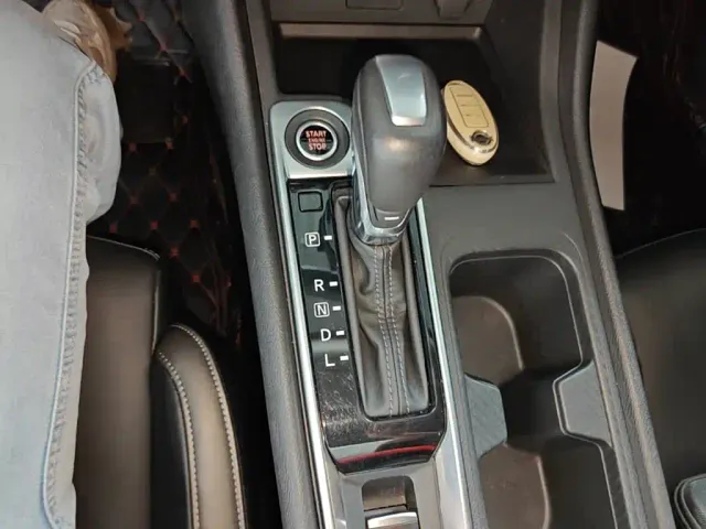 Nissan Sylphy — Фото автомобиля 13