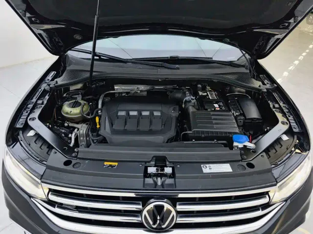 Volkswagen Tiguan L — Фото автомобиля 11