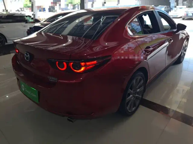 Mazda Axela — Фото автомобиля 6
