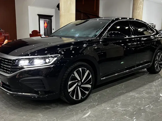 Volkswagen Passat — Фото автомобиля 2