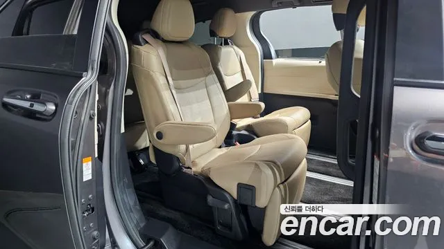 Toyota Sienna — Фото автомобиля 11