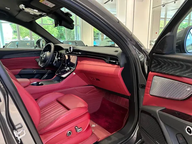 Maserati Grecale — Фото автомобиля 13