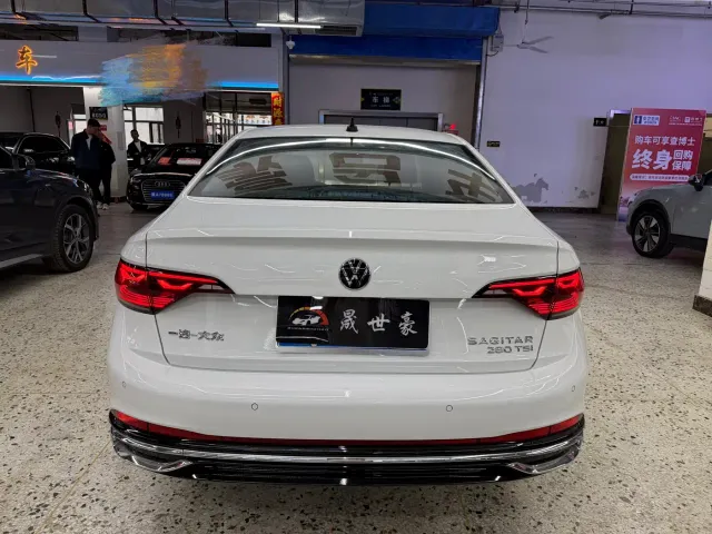 Volkswagen Sagitar — Фото автомобиля 5