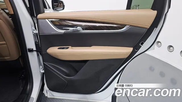 Cadillac XT6 — Фото автомобиля 20