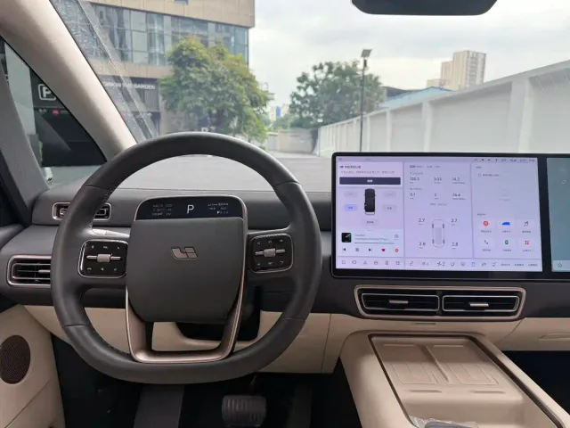 Li Auto MEGA — Фото автомобиля 17