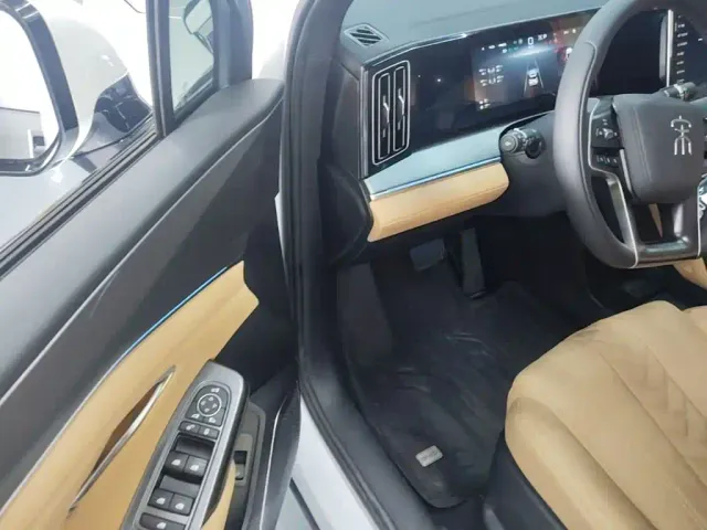 BYD Song L DM-i — Фото автомобиля 15