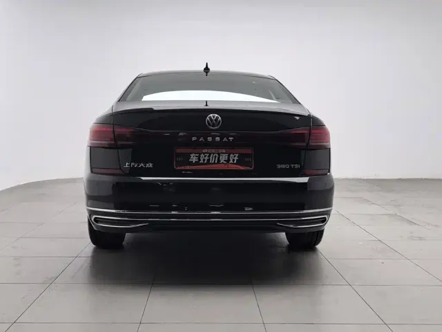 Volkswagen Passat — Фото автомобиля 4