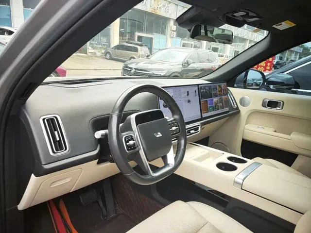 Li Auto Li Xiang L9 2022 Max — Фото автомобиля 9