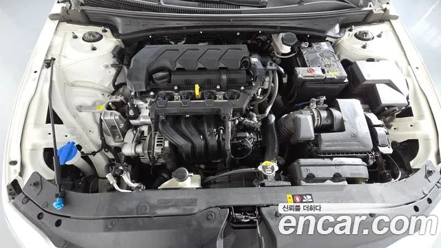 Hyundai Avante CN7 — Фото автомобиля 9