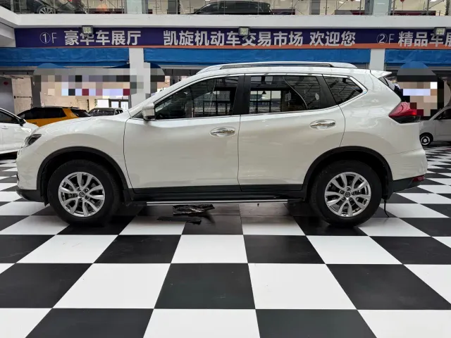 Nissan X-Trail — Фото автомобиля 5