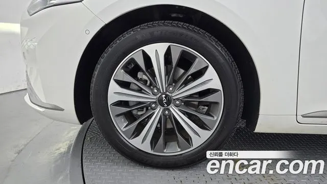 Kia K8 Hybrid — Фото автомобиля 5