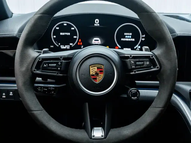 Porsche Panamera — Фото автомобиля 16
