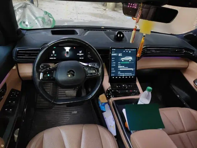 Nio ES8 — Фото автомобиля 5