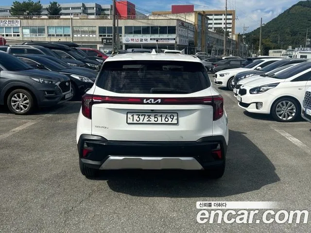 Kia Seltos — Фото автомобиля 4