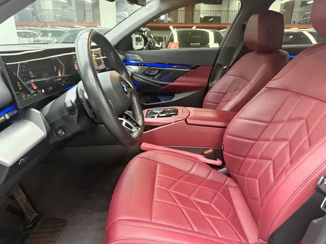 BMW 5 Series — Фото автомобиля 8