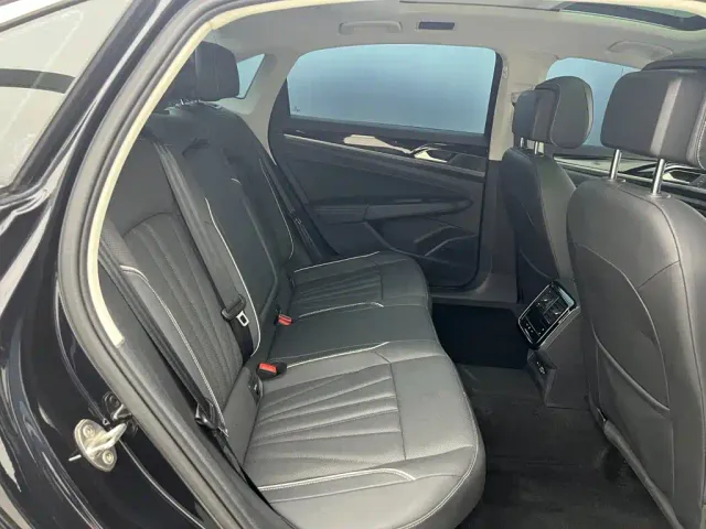 Volkswagen Passat — Фото автомобиля 16