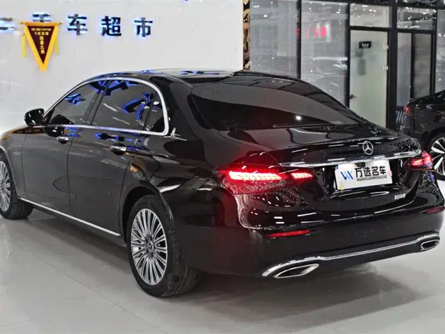 Mercedes-Benz E-Class — Фото автомобиля 14