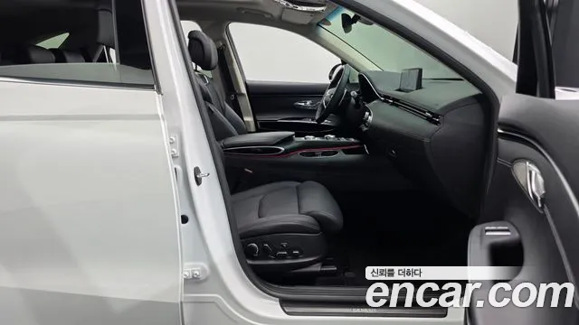 Genesis GV70 — Фото автомобиля 11