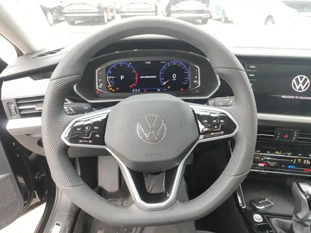 Volkswagen Passat — Фото автомобиля 10
