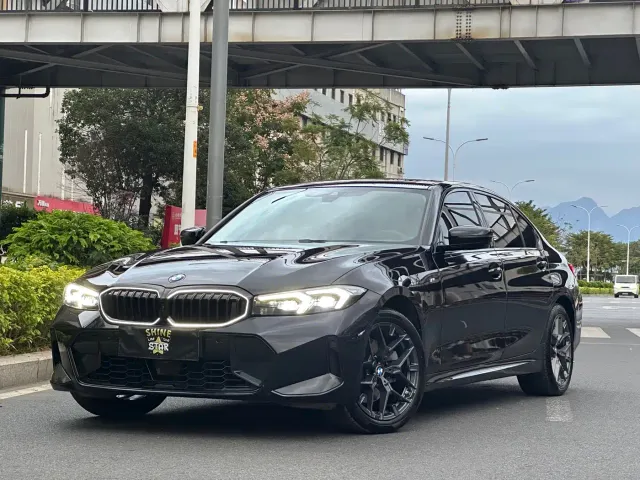 Фотография автомобиля — BMW 3 Series