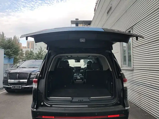 Lincoln Navigator — Фото автомобиля 18