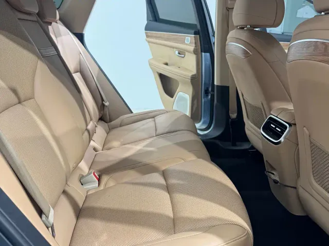 Aito M5 — Фото автомобиля 15