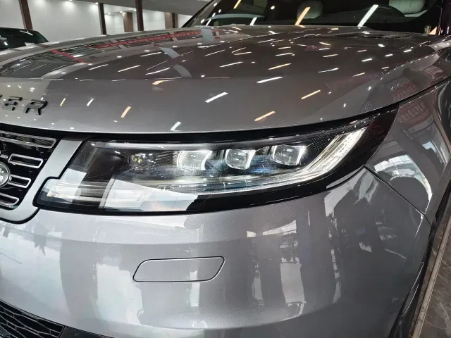 Land Rover Range Rover Sport — Фото автомобиля 4