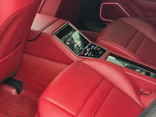 Porsche Panamera — Фото автомобиля 12