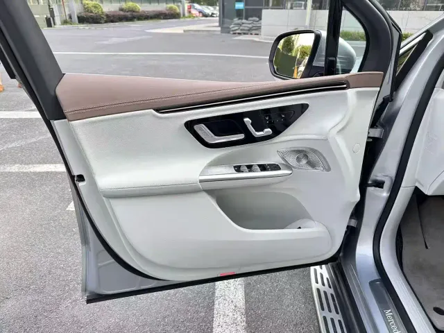 Mercedes-Benz EQE SUV — Фото автомобиля 4