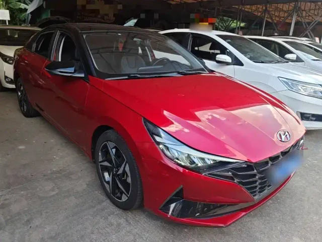 Hyundai Elantra — Фото автомобиля 3