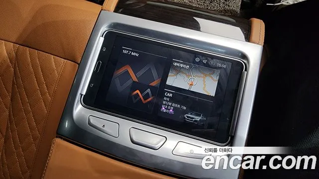 BMW 7-Series — Фото автомобиля 17