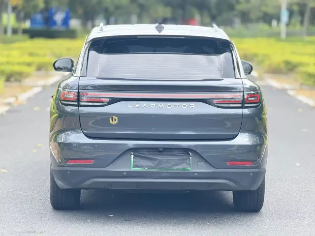 Leapmotor C11 — Фото автомобиля 2
