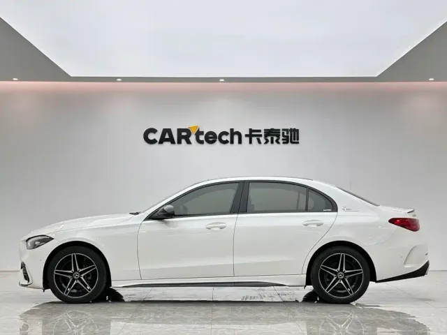 Mercedes-Benz C-Class — Фото автомобиля 2